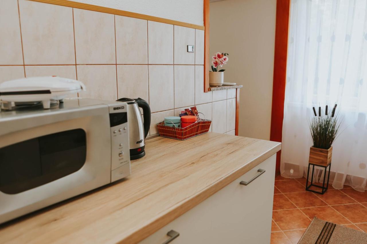 I&T Apartman Gospic Exterior photo
